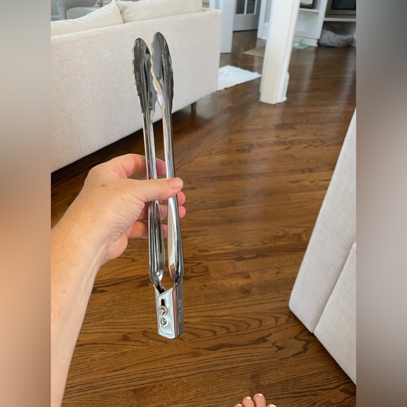 All clad large Stainless Steel Kitchen Tongs. They open when you move the knob. - Picture 1 of 8